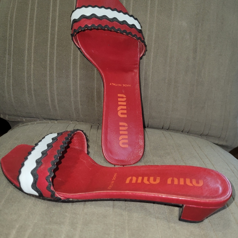 Miu Miu Vintage Kitten Heel (Red) Size 6